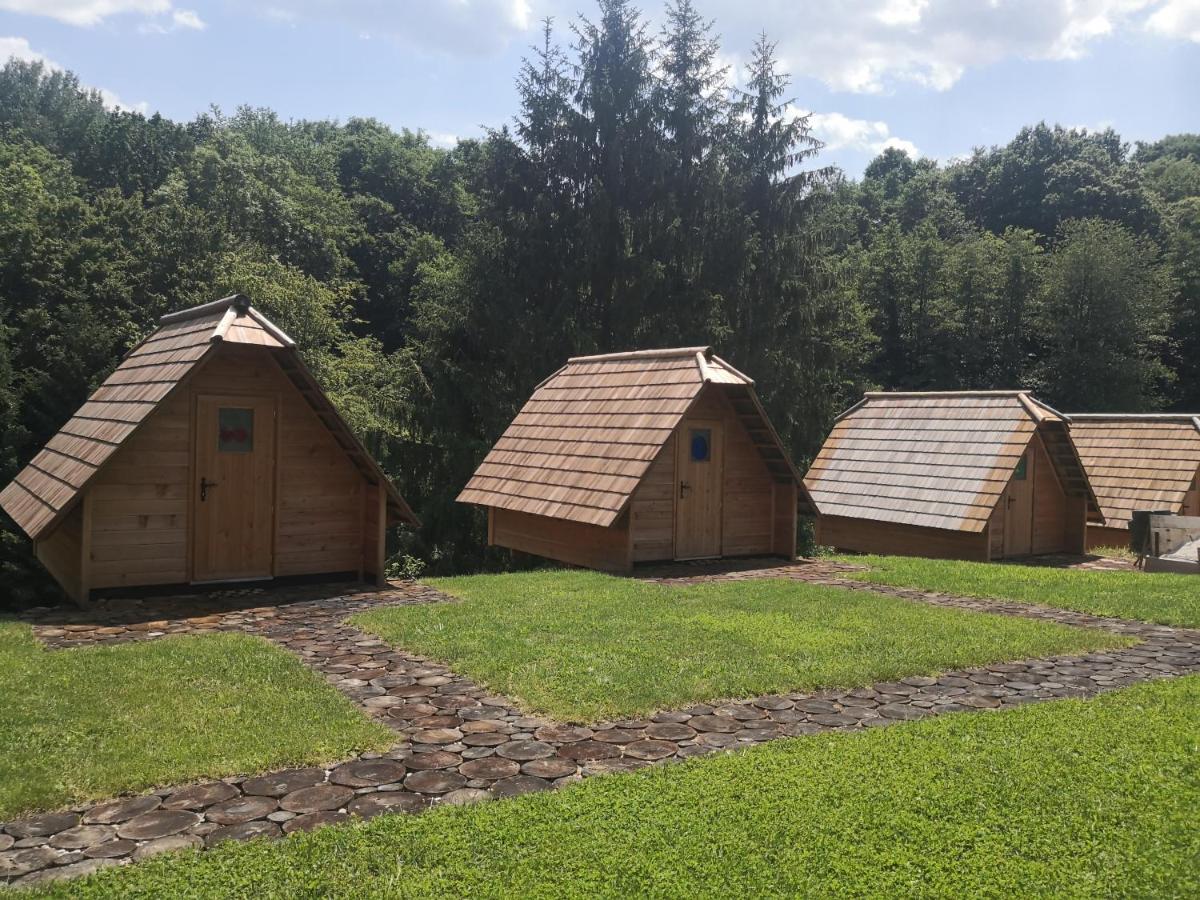 Glamping Naselje Zeleni Turizem Hotel Makole Buitenkant foto