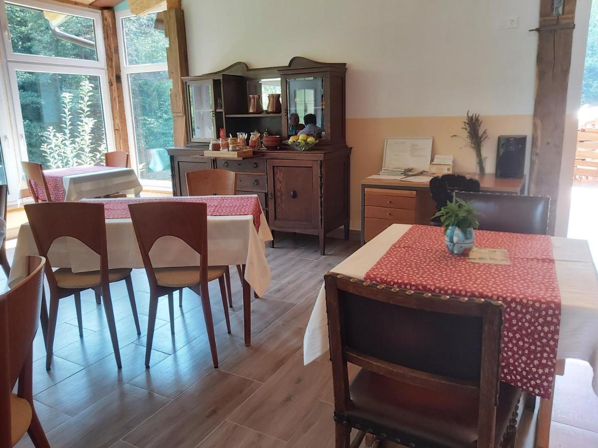 Glamping Naselje Zeleni Turizem Hotel Makole Buitenkant foto
