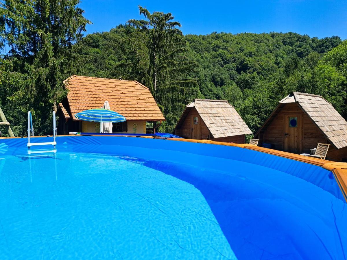 Glamping Naselje Zeleni Turizem Hotel Makole Buitenkant foto